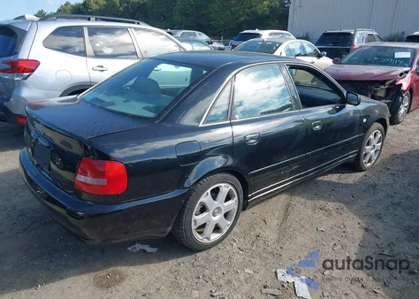 2000 Audi S4 2.7T z USA, uszkodzony, nr VIN WAUDD68D5YA088367